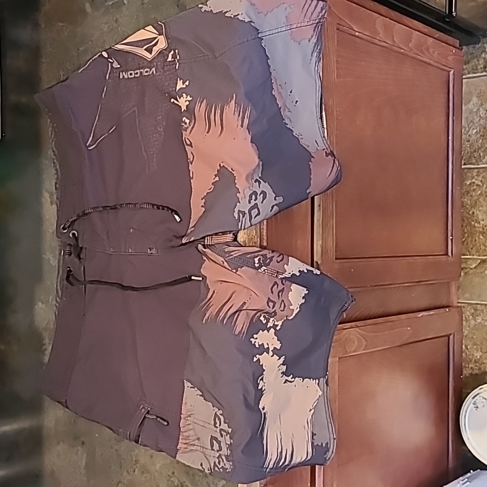 Volcom Hawaii Mod Tech Board Shorts - image 1